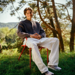 Усы на голове